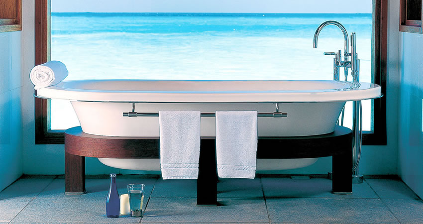 Quick Bathtub Type Guide for Your Bathroom Remodel with Rock Springs Storage Units